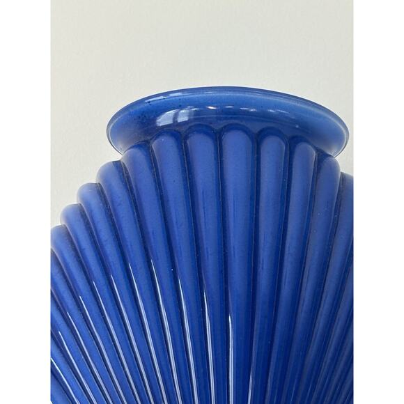 Art Deco Draped Ribbed Pleated Royal Cobalt Blue Glass Vase Vintage Iridescent - Picture 11 of 16